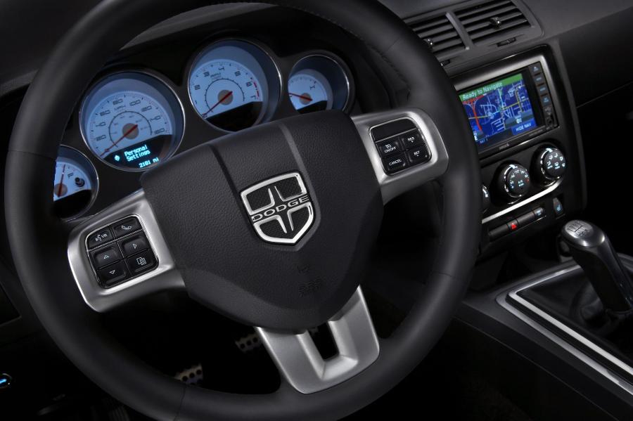  Dodge Challenger R/T 2011 года  (фото 6 из 28)